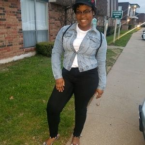 Meet your Posher, Dana